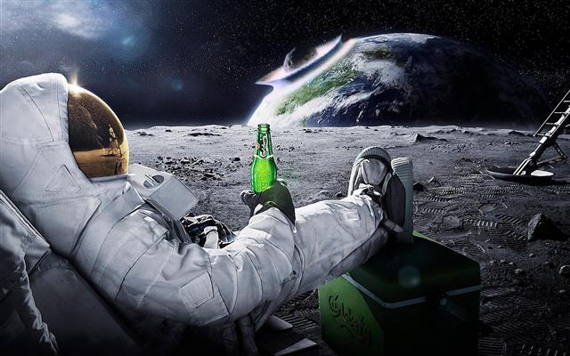 beer, dark humor, Carlsberg, astronaut, space, Earth, meteors, HD wallpaper