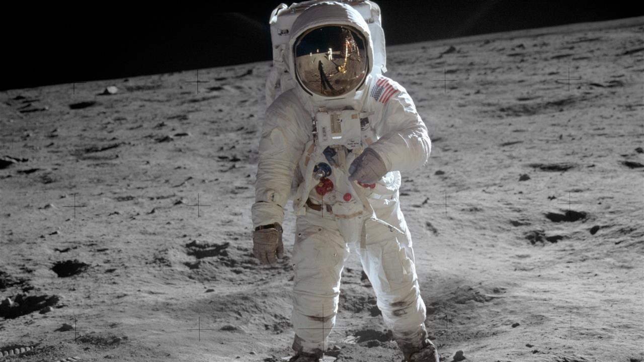 white astronaut suit, Moon, NASA, space, Apollo, space suit, security, HD wallpaper