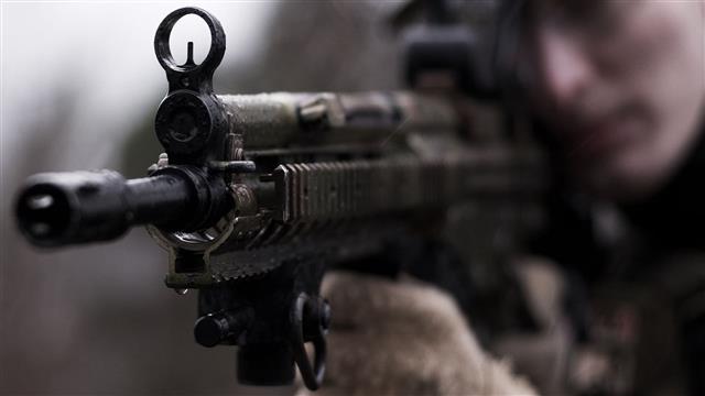 rifle soldiers weapons water drops assault rifle 1920x1080 Nature Water HD Art, HD wallpaper