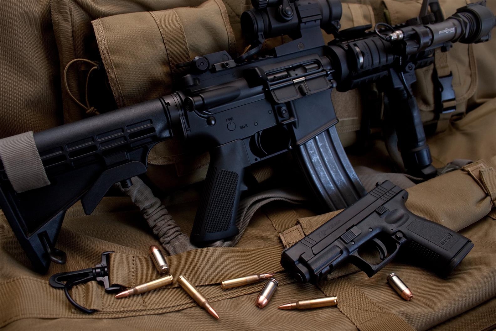 black assault rifle and semi-automatic pistol, gun, weapons, bullets, HD wallpaper