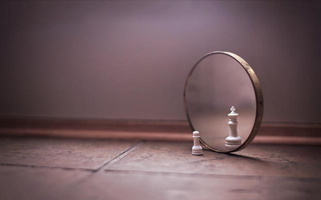 Pawn mirror chess king, silver round mirror, funny, thinking, HD wallpaper