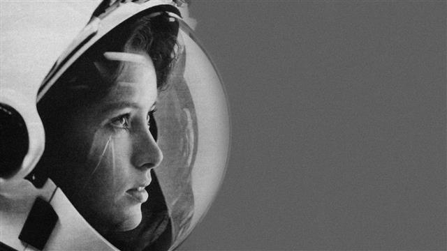 astronaut helm, space, monochrome, NASA, Anna Lee Fisher, spacesuit, HD wallpaper